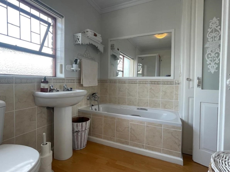 4 Bedroom Property for Sale in Hartenbos Heuwels Western Cape